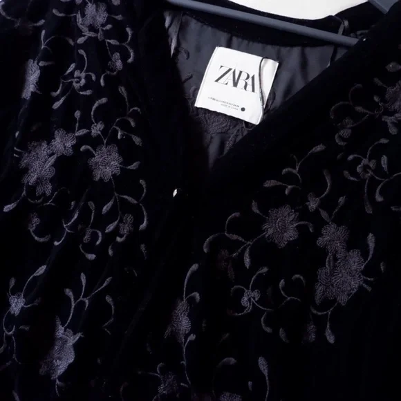 Embroidered Kimono(style) - Picture 6 of 6